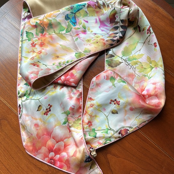 Woo Shanghai Scarf Silk - Picture 7 of 7